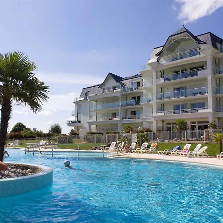 Charming With Dishwasher Located At A Golf Course Apartament *