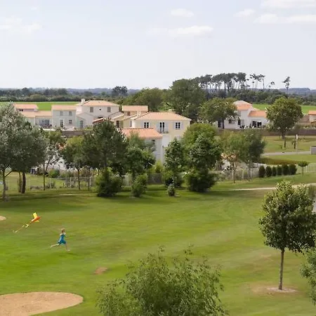 Charming With Dishwasher Located At A Golf Course Apartament LʼAiguillon-sur-Vie